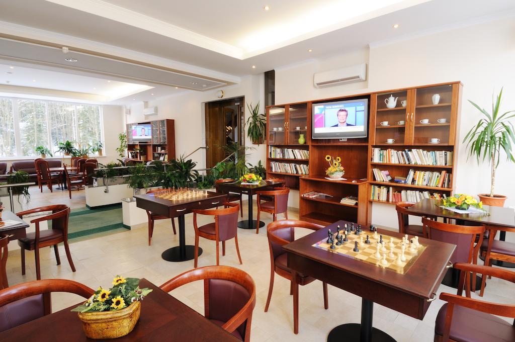 Отель Agricola Sport & Wellness Centre Марианске-Лазне Экстерьер фото
