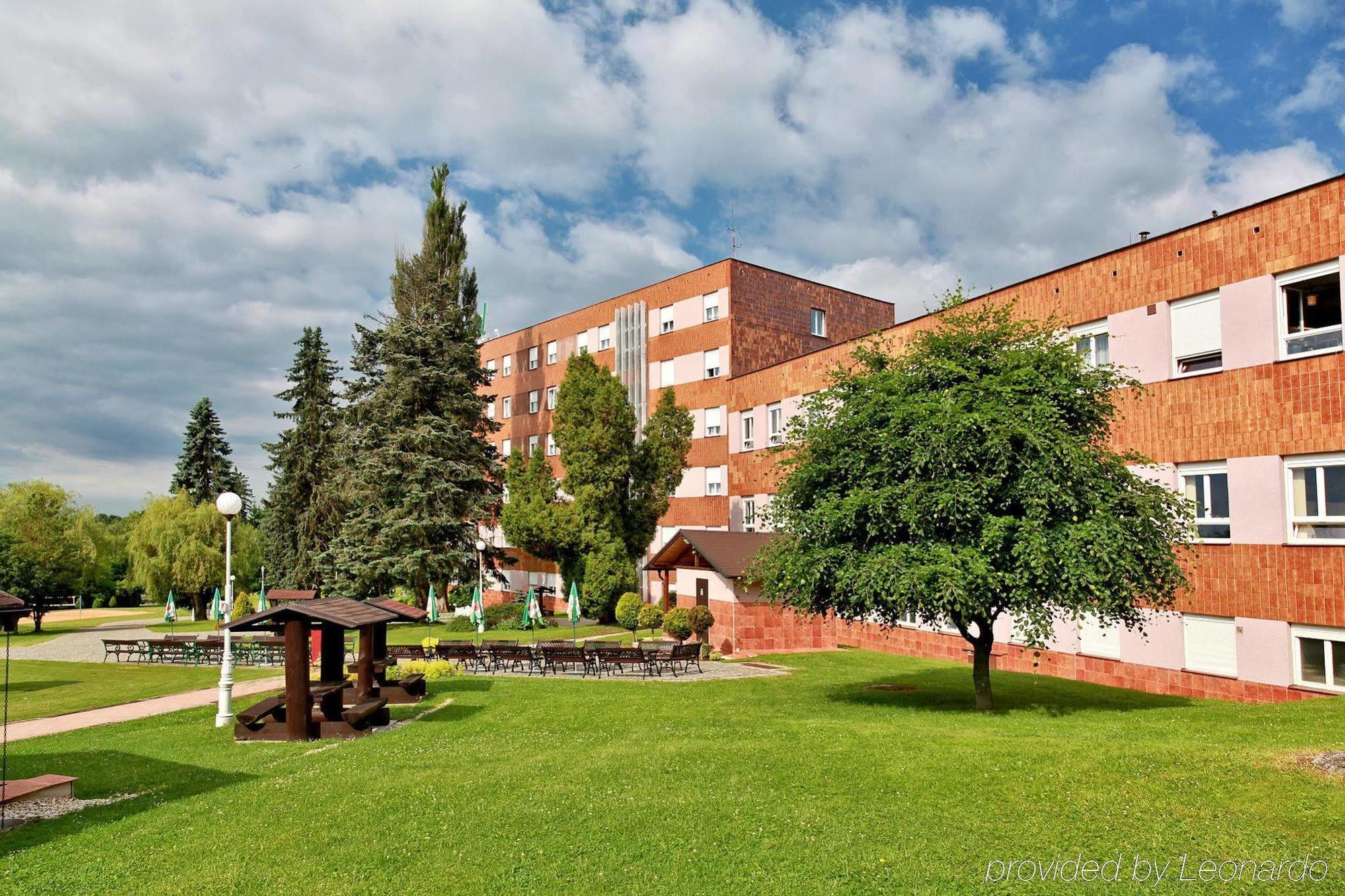 Отель Agricola Sport & Wellness Centre Марианске-Лазне Экстерьер фото